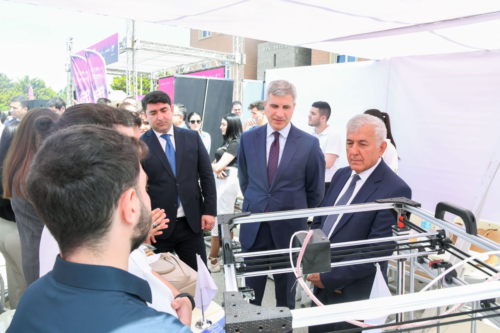 BMU-da tələbə və məzunlar üçün karyera festivalı keçirilib